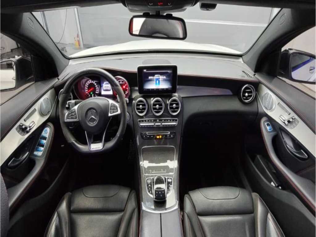 Mercedes Benz GLC Class - Vista 8