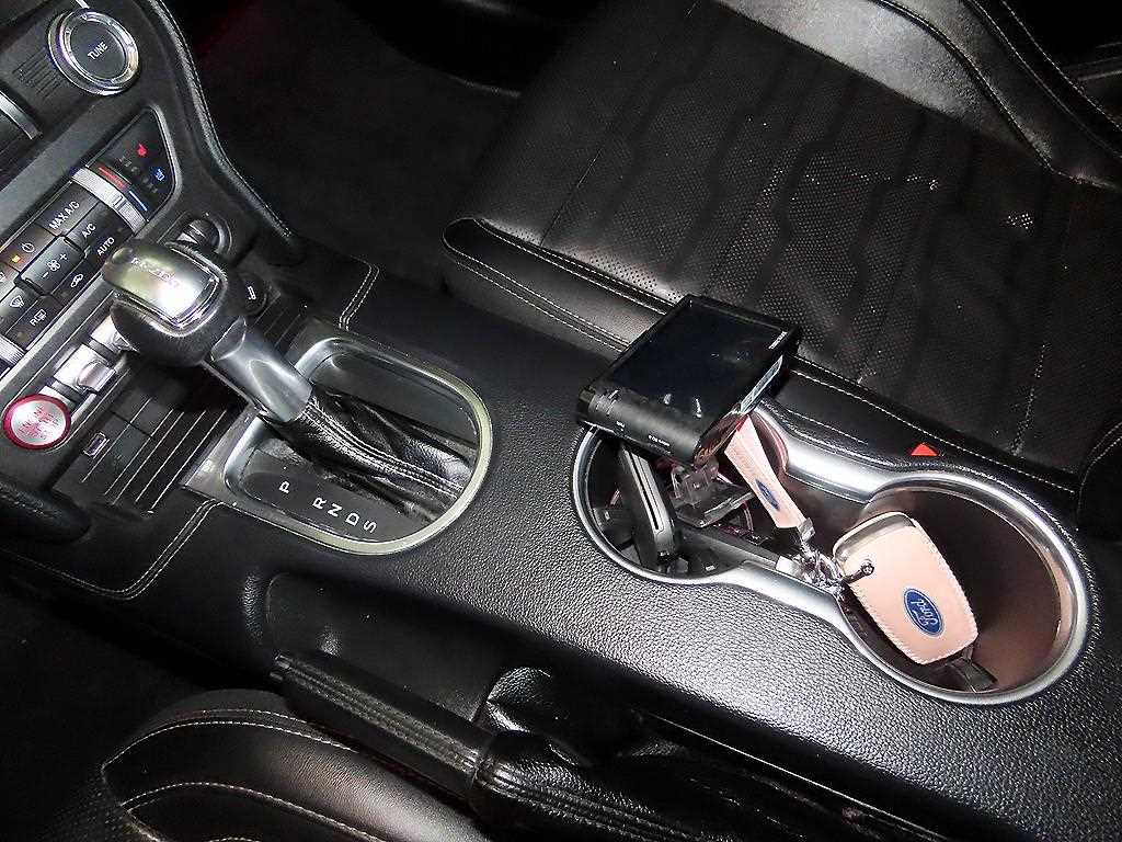 Ford Mustang - Vista 12