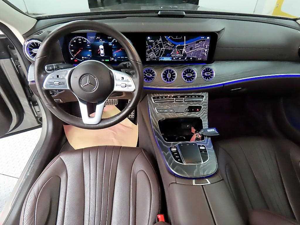 Mercedes Benz CLS Class - Vista 7