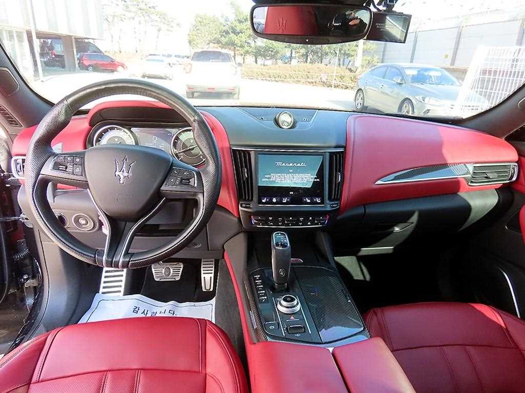 Maserati Levante - Vista 7