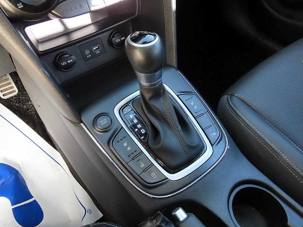 HYUNDAI Kona - Vista 10