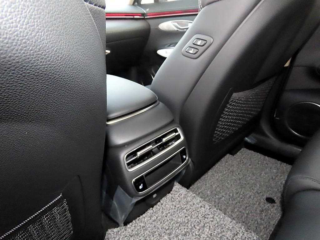 Genesis GV70 2025 Gris - Importación desde Corea - HF Imports Iquique - Foto 15