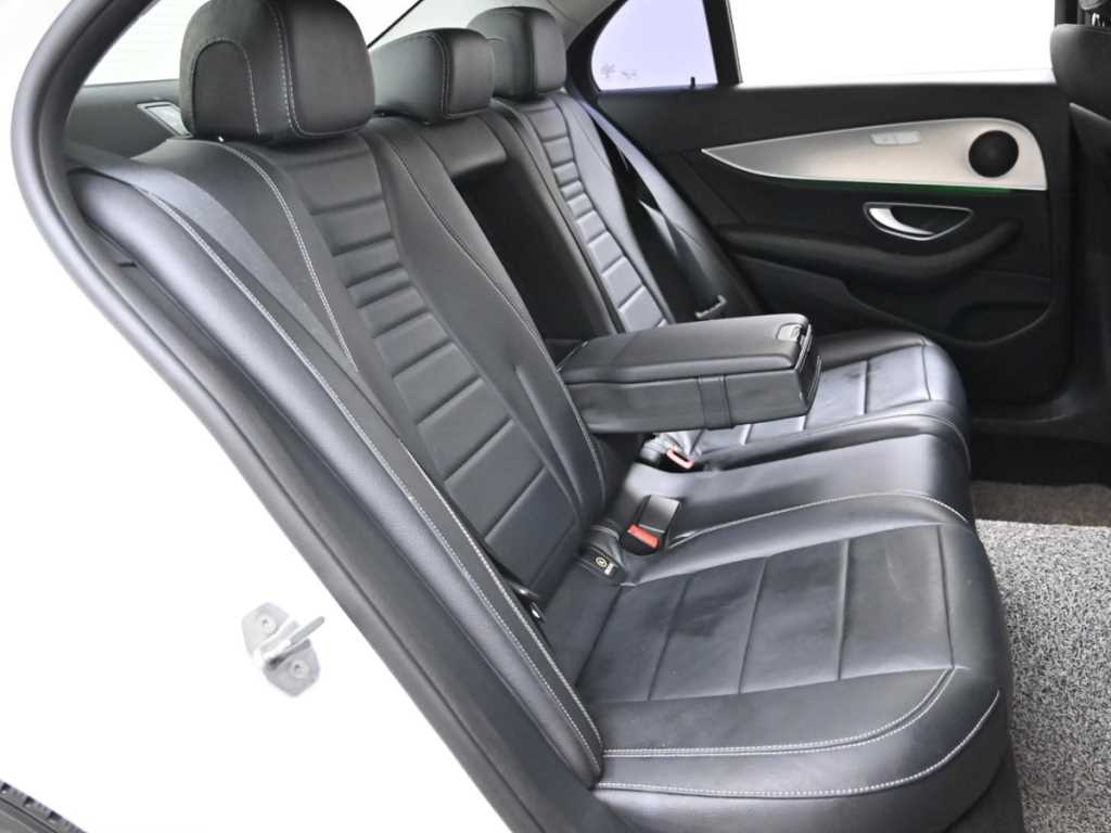 Mercedes Benz E class - Vista 12