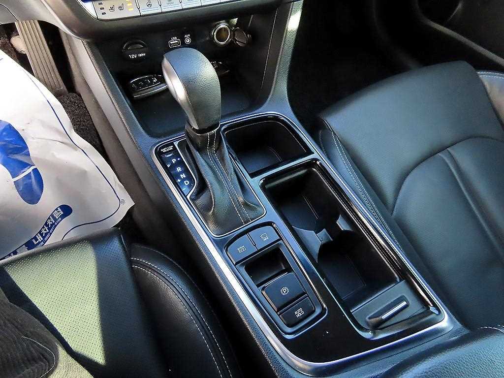 HYUNDAI Sonata - Vista 10