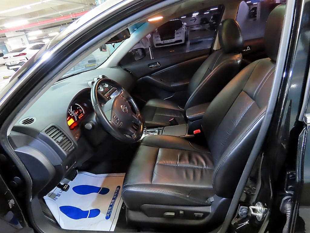 Nissan Altima - Vista 6