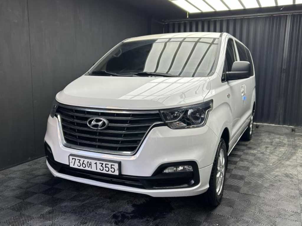 HYUNDAI Starex - Vista 2