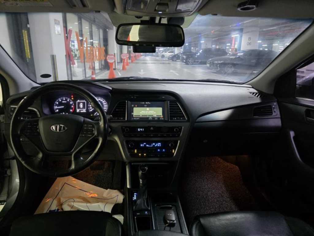 HYUNDAI Sonata - Vista 9