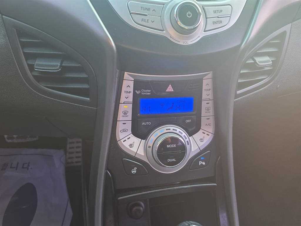 HYUNDAI Avante 2011 skyblue - Importación desde Corea - HF Imports Iquique - Foto 13