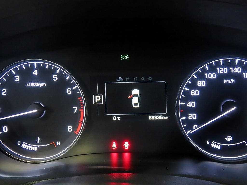 HYUNDAI Genesis - Vista 9