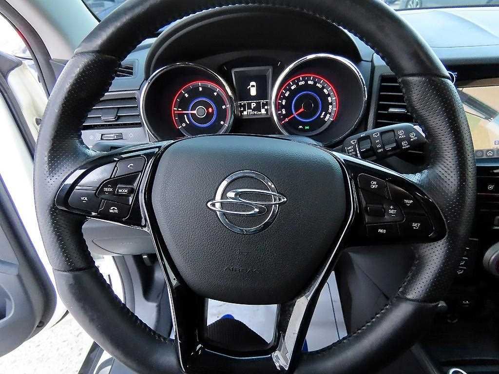 Ssangyong Tivoli - Vista 8