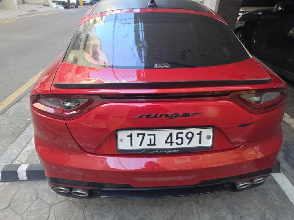 KIA Stinger - Vista 5