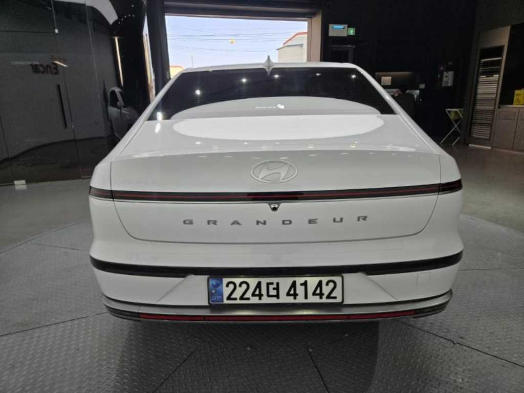 HYUNDAI Grandeur - Vista 2