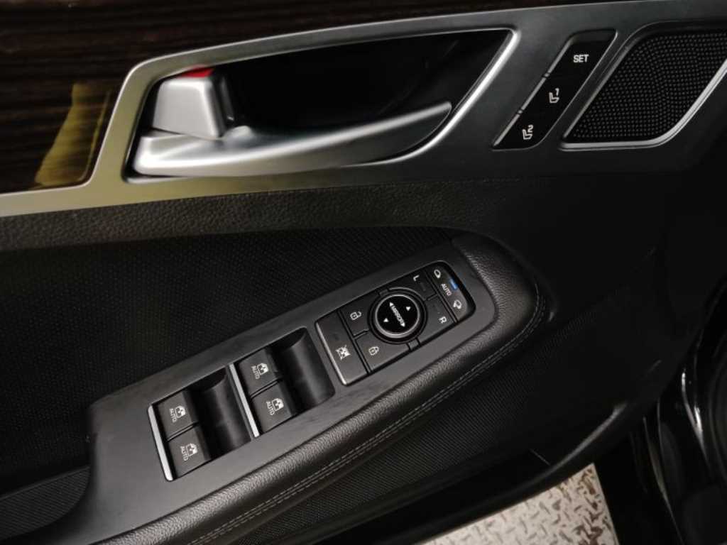 Genesis G80 - Vista 9