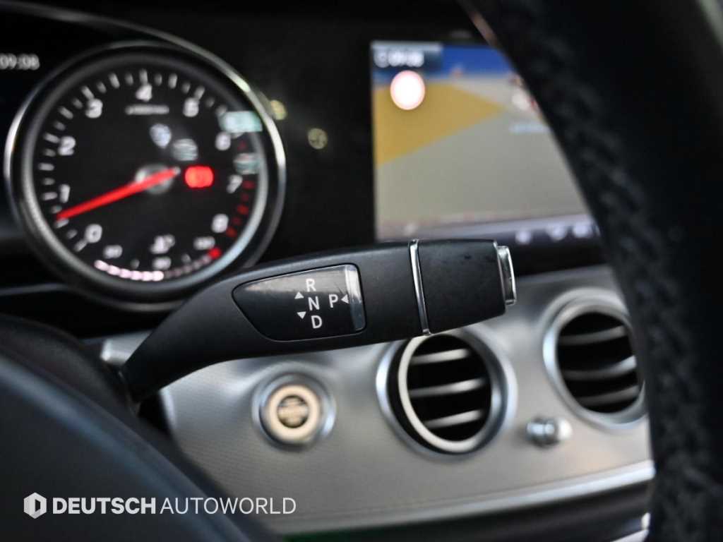 Mercedes Benz E class - Vista 9