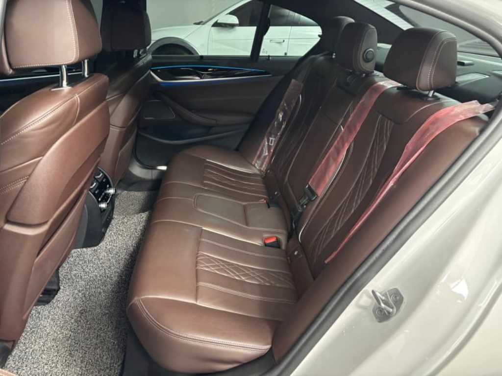 BMW 5 Series - Vista 6