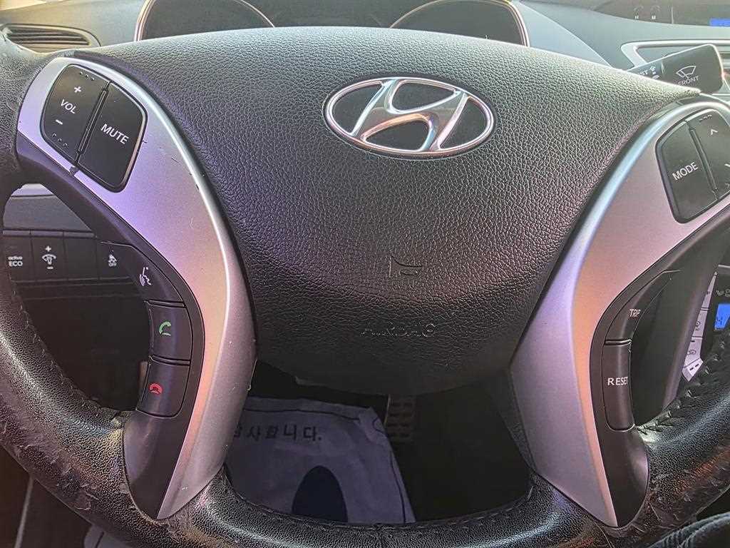 HYUNDAI Avante 2011 skyblue - Importación desde Corea - HF Imports Iquique - Foto 17