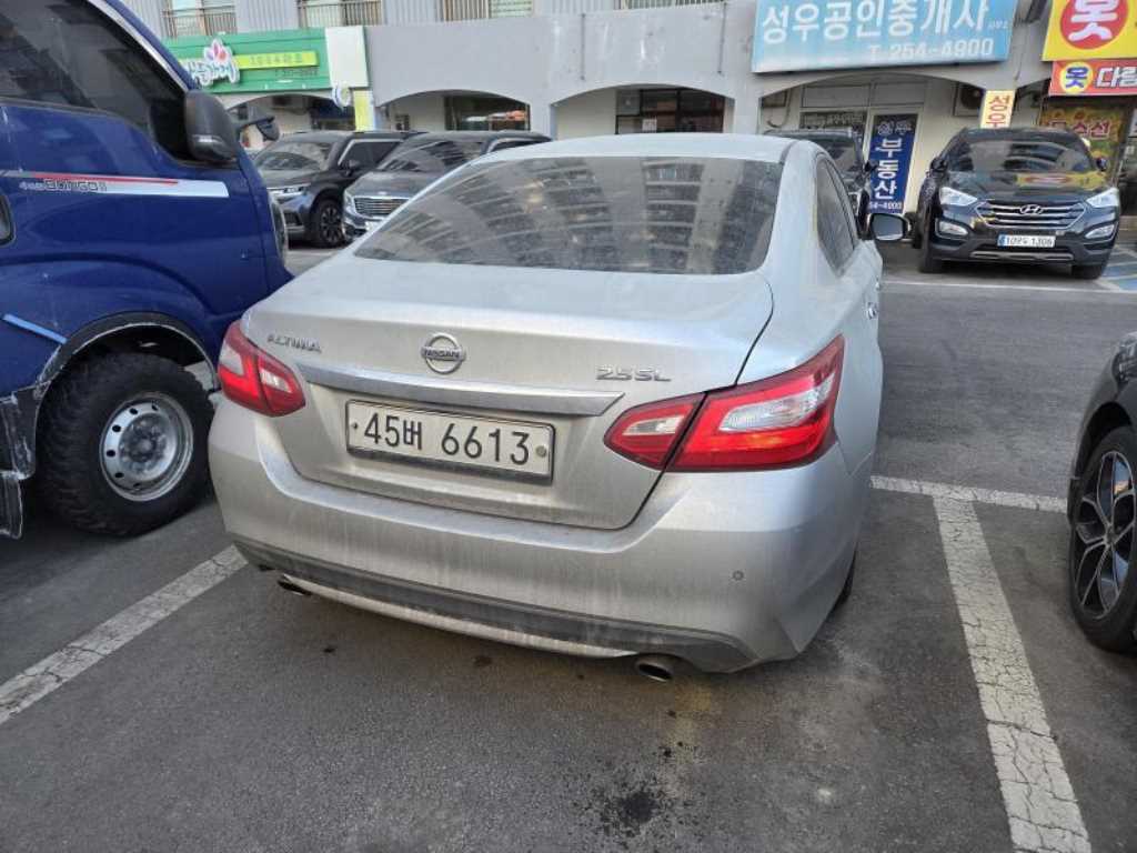 Nissan Altima - Vista 2