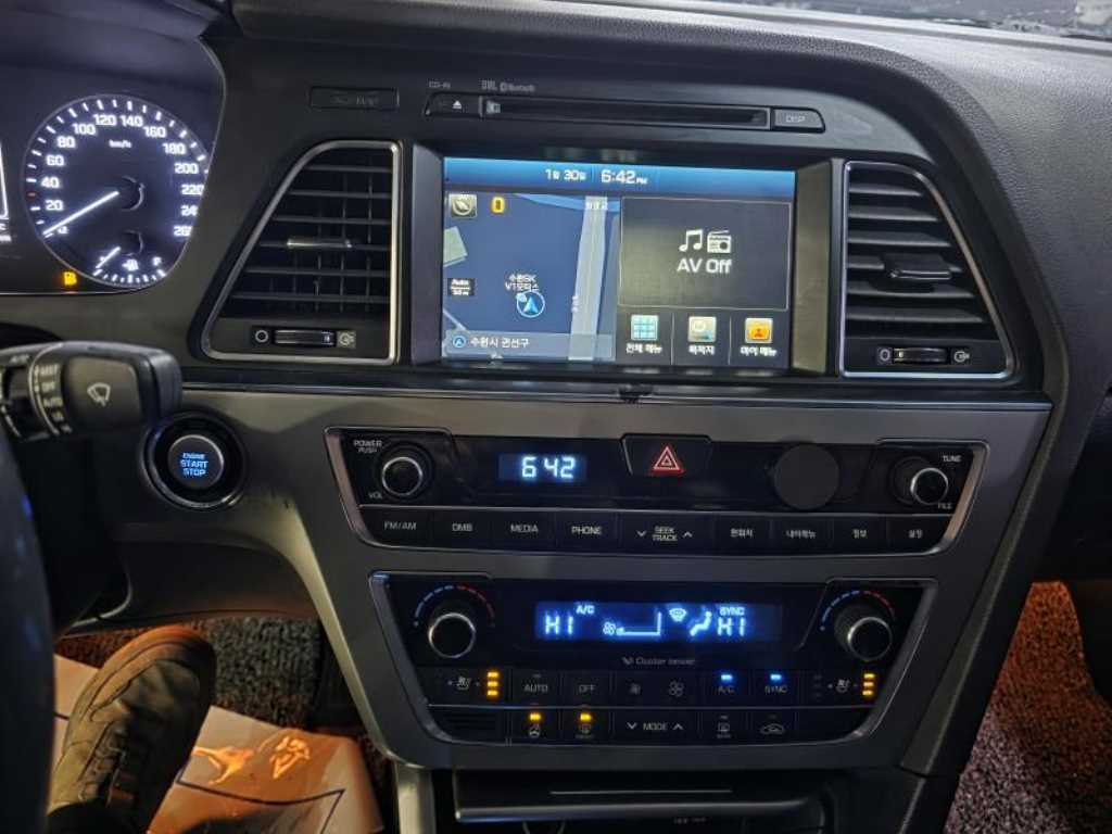 HYUNDAI Sonata - Vista 11