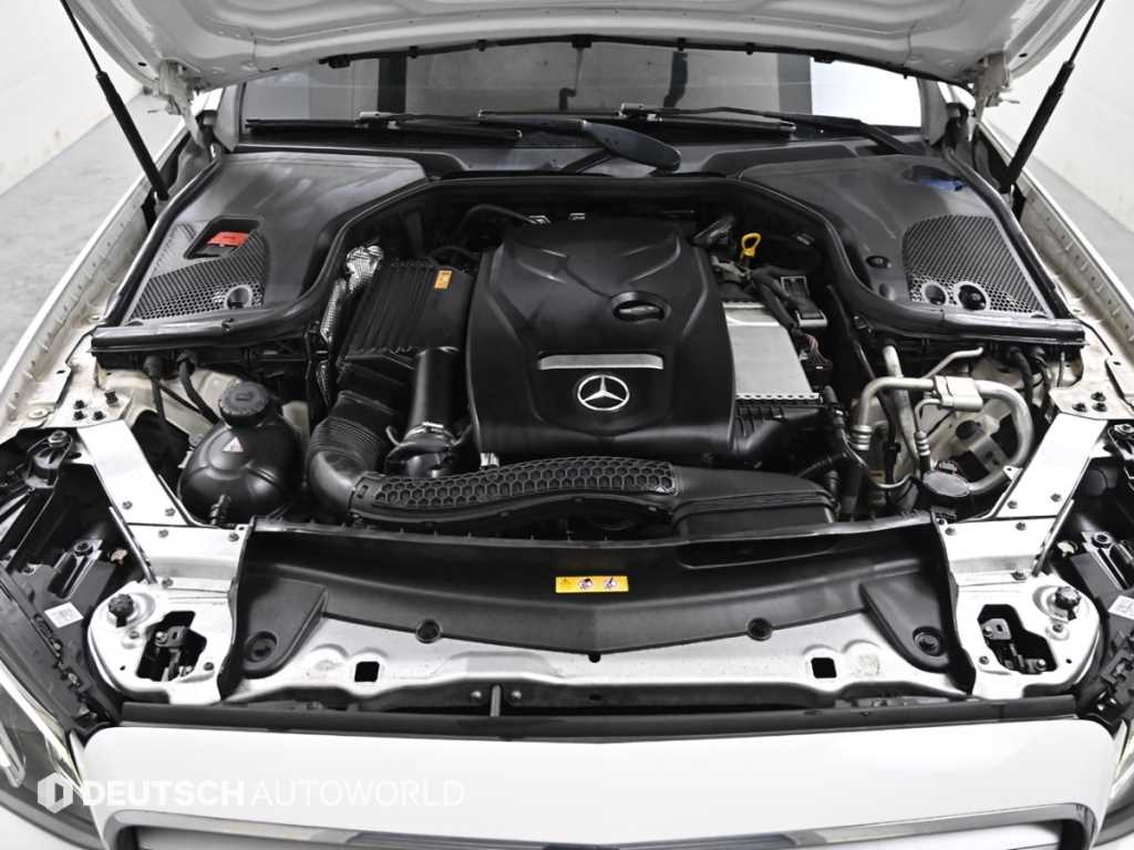 Mercedes Benz E class - Vista 6