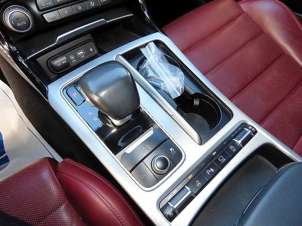 KIA Stinger - Vista 11