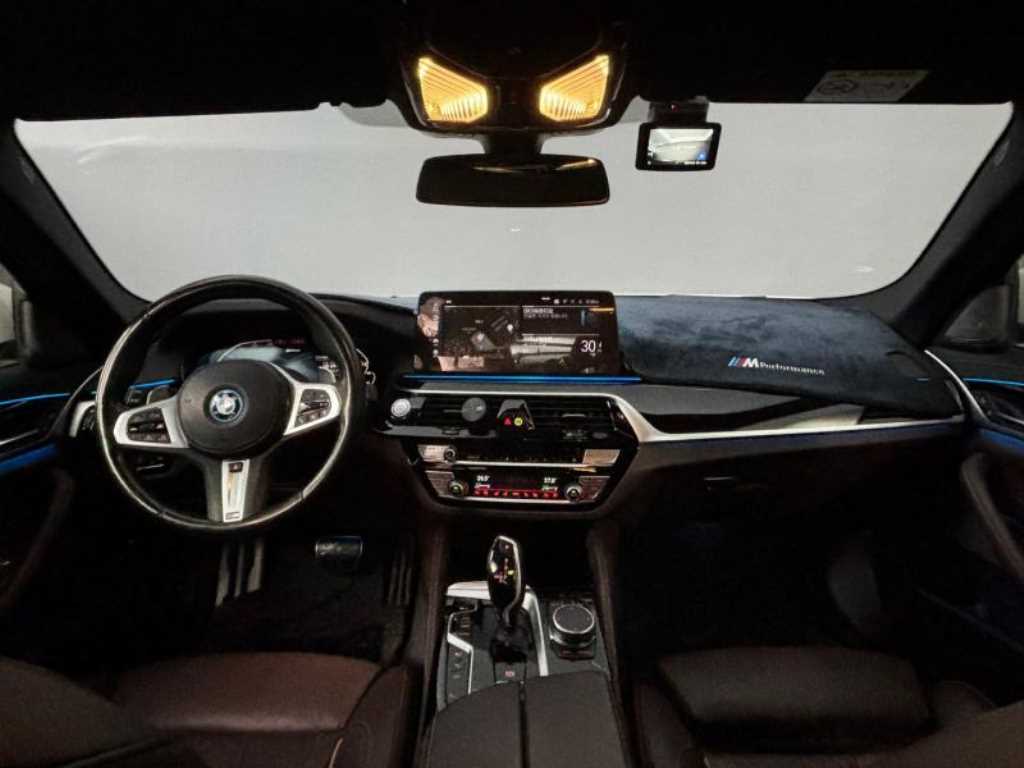 BMW 5 Series - Vista 5