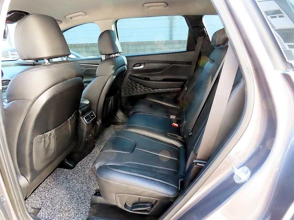 HYUNDAI Santa Fe - Vista 6