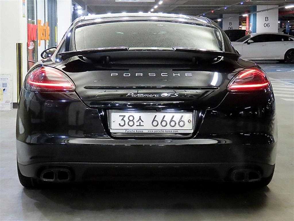 Porsche Panamera - Vista 5