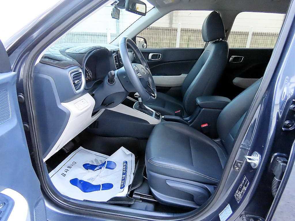 HYUNDAI Venue - Vista 5