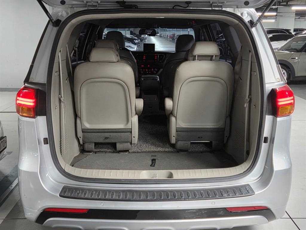 KIA Carnival 2017 Plateado - Importación desde Corea - HF Imports Iquique - Foto 19