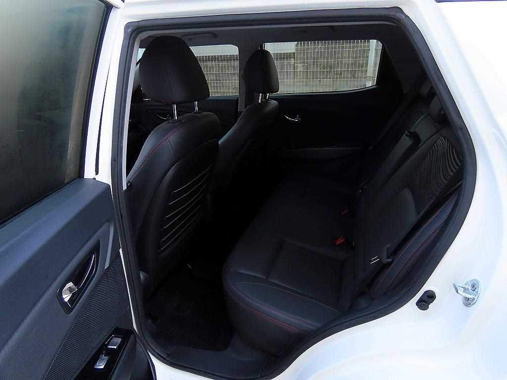 Ssangyong Tivoli - Vista 6