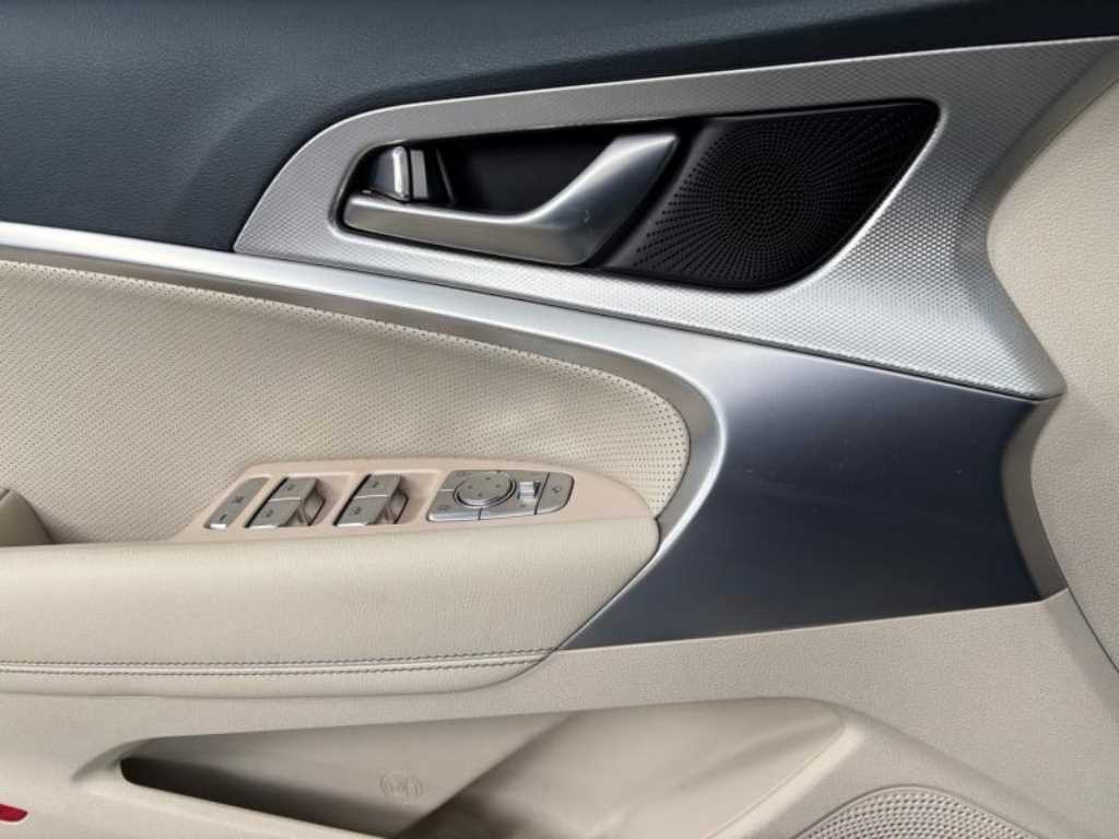 Genesis G70 2024 Blanco - Importación desde Corea - HF Imports Iquique - Foto 15