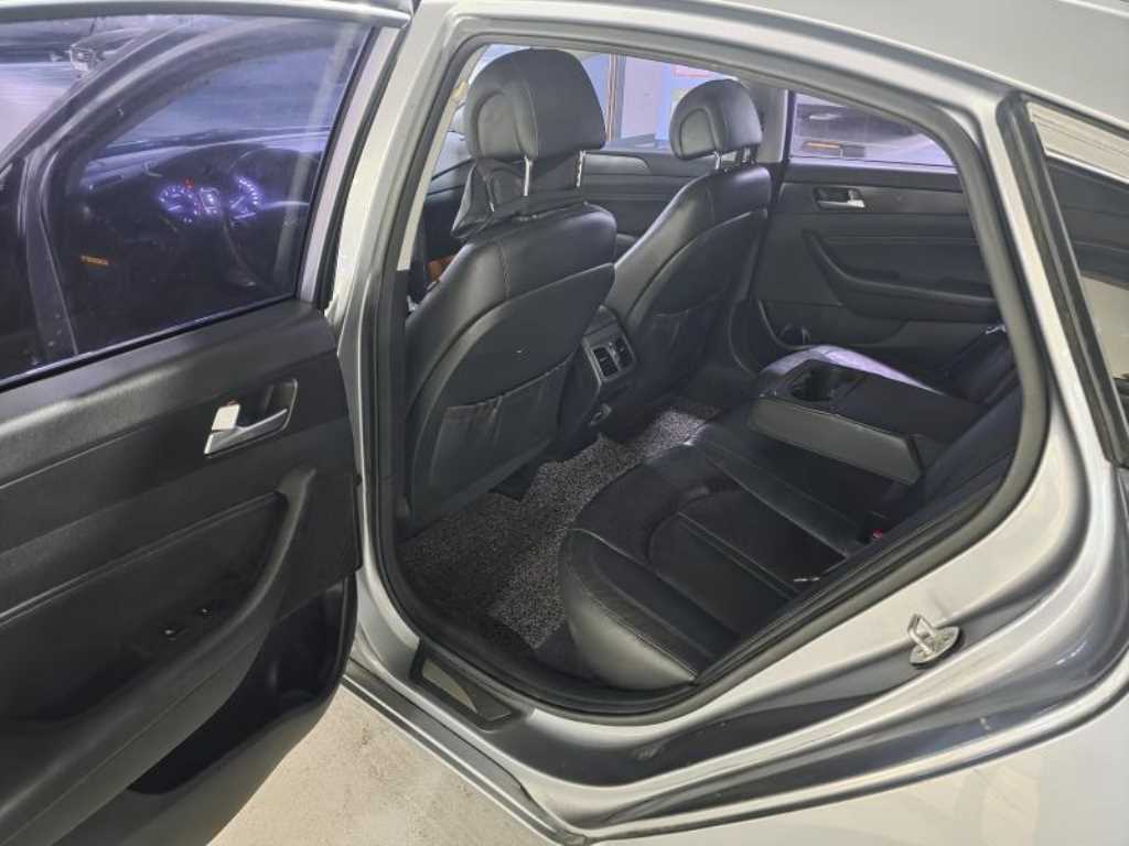 HYUNDAI Sonata - Vista 8