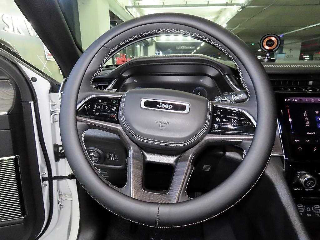 Jeep Cherokee - Vista 8