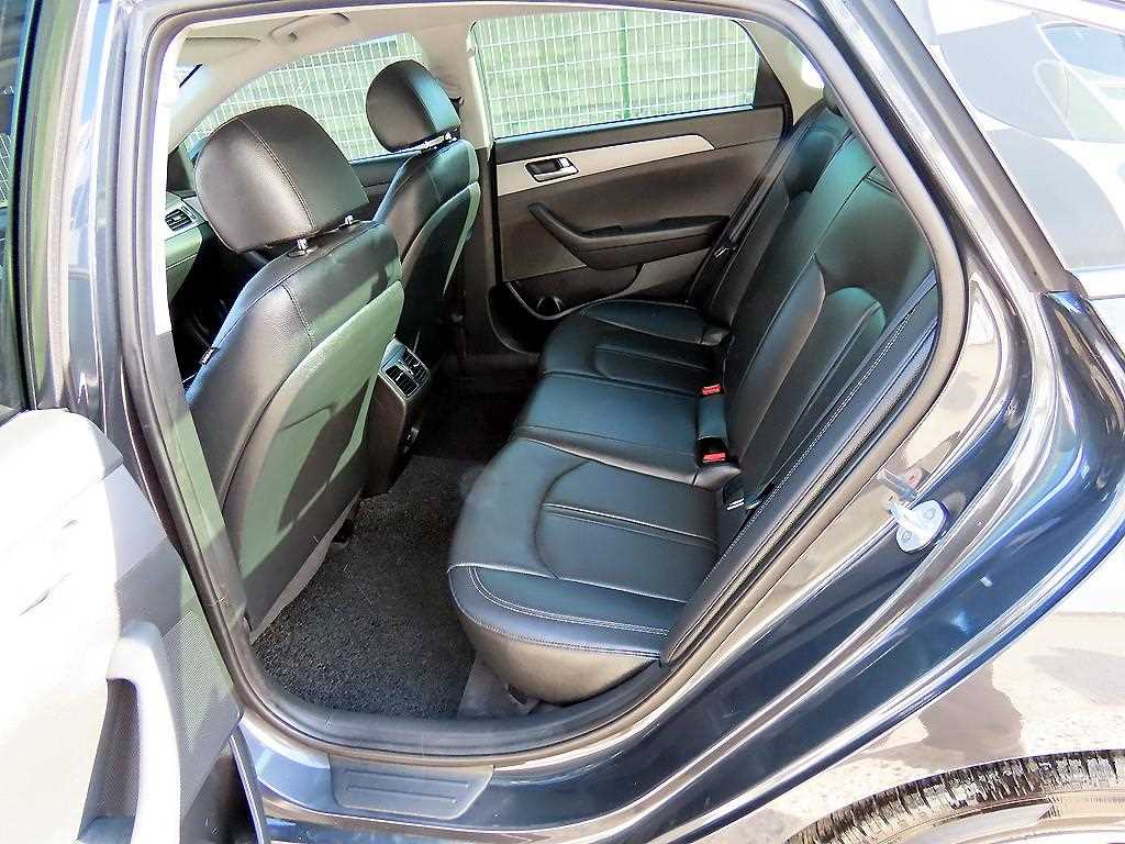 HYUNDAI Sonata - Vista 6