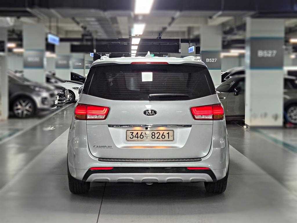 KIA Carnival - Vista 4