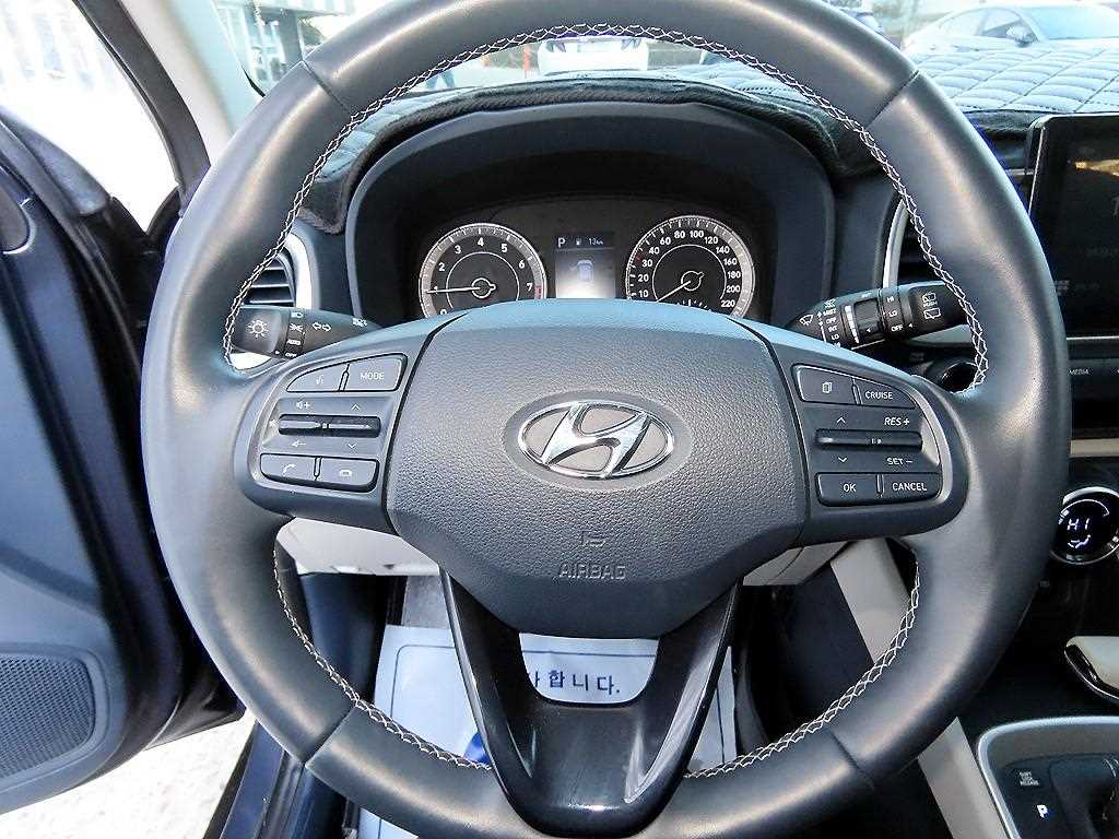HYUNDAI Venue - Vista 8