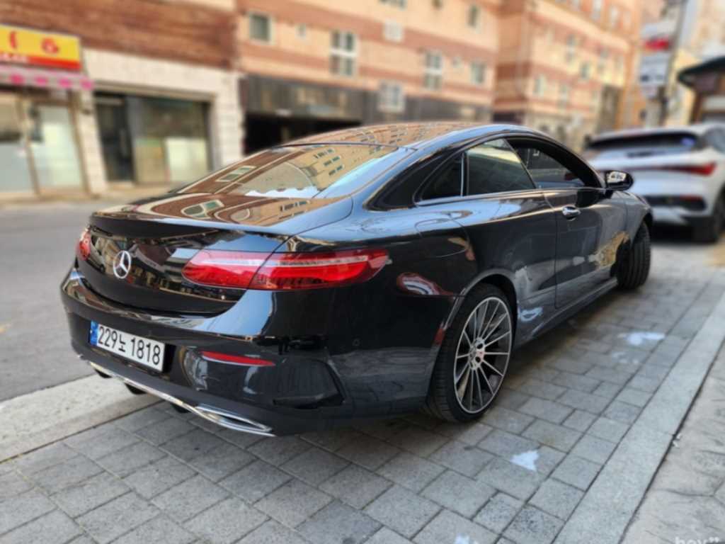 Mercedes Benz E class - Vista 5