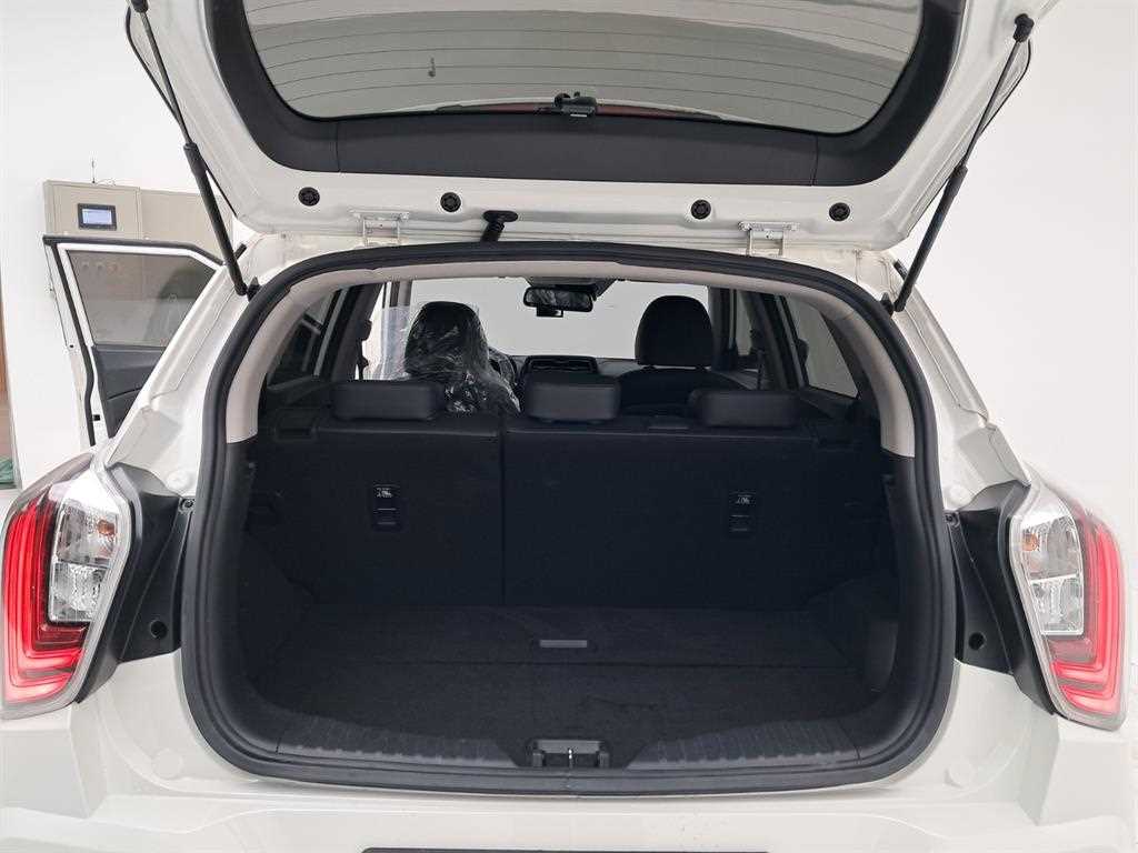 Ssangyong Tivoli 2022 Blanco - Importación desde Corea - HF Imports Iquique - Foto 17