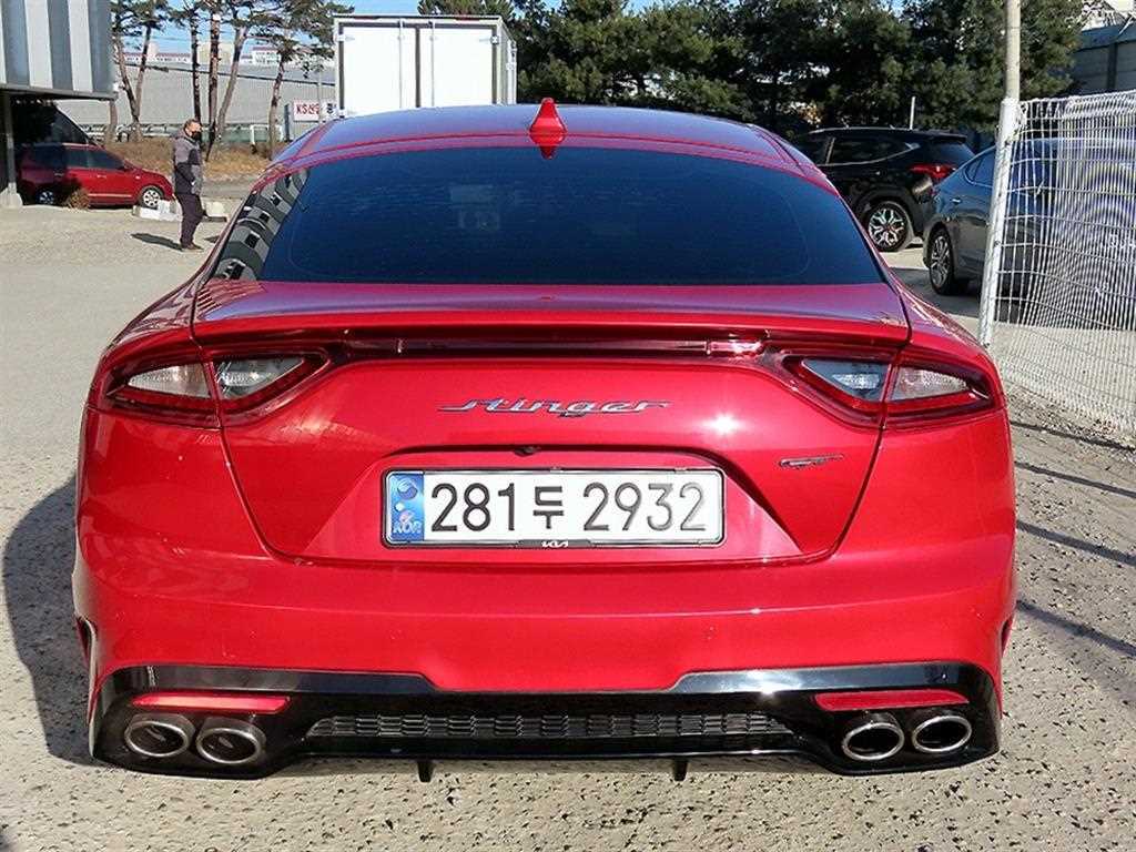 KIA Stinger - Vista 4