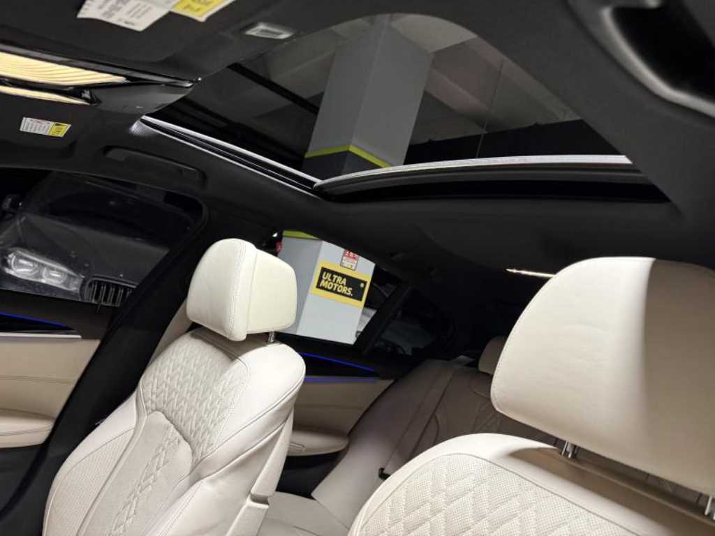 BMW 5 Series - Vista 8