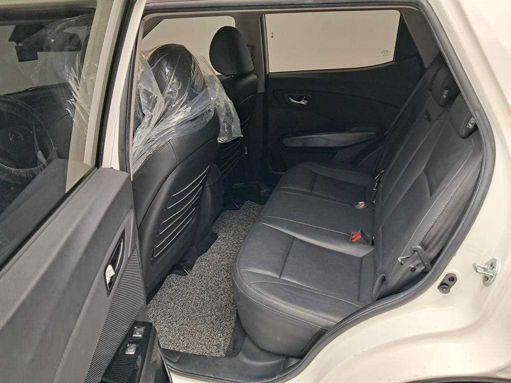 Ssangyong Tivoli - Vista 12