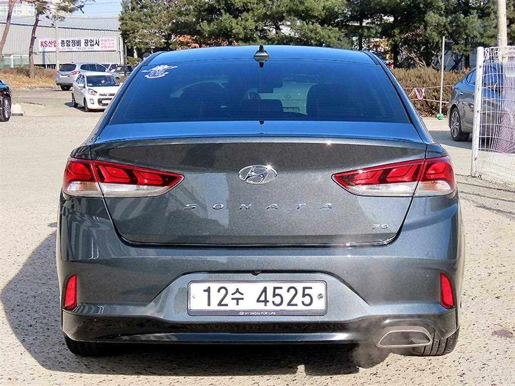 HYUNDAI Sonata - Vista 4