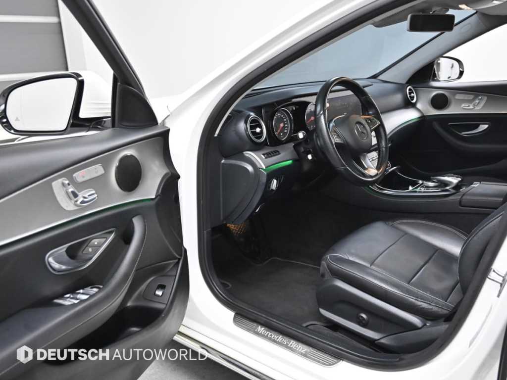 Mercedes Benz E class - Vista 11