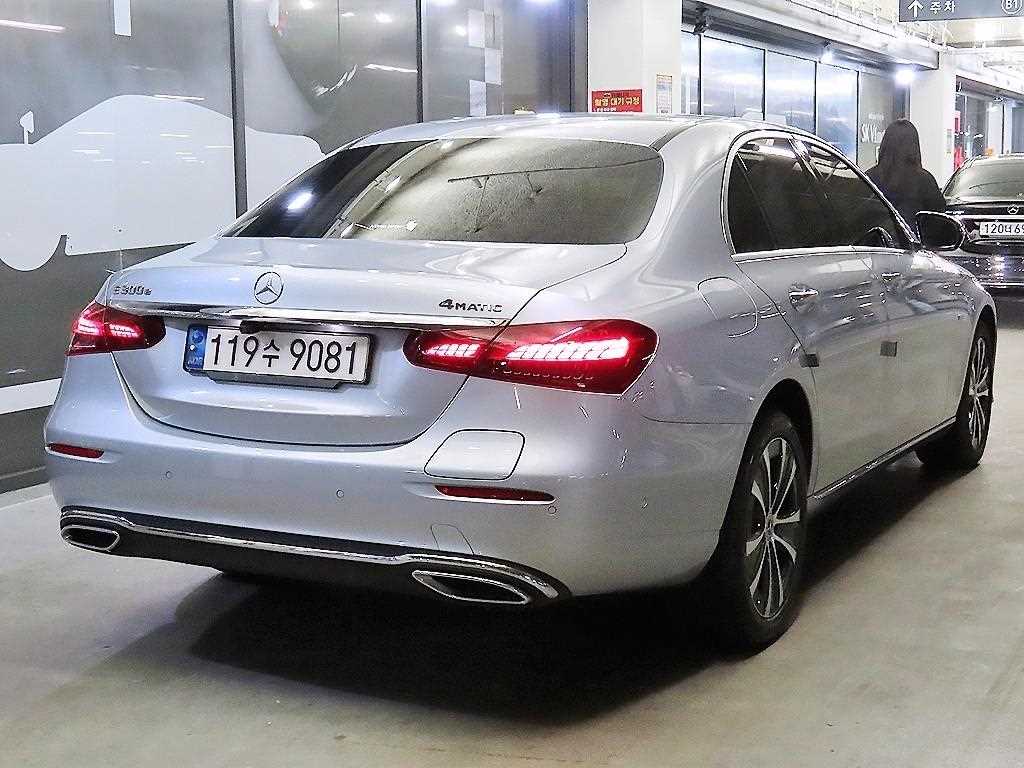 Mercedes Benz E class - Vista 4