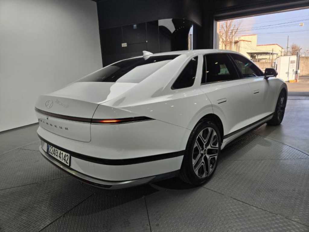 HYUNDAI Grandeur - Vista 4