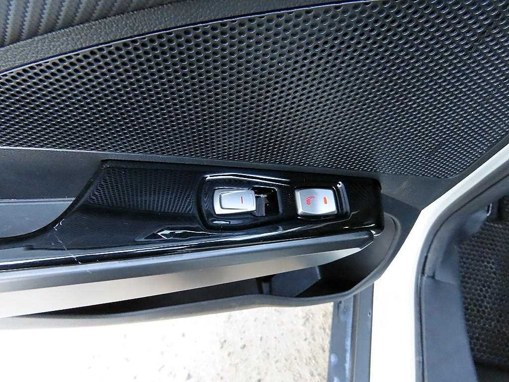 Ssangyong Tivoli 2019 Blanco - Importación desde Corea - HF Imports Iquique - Foto 17