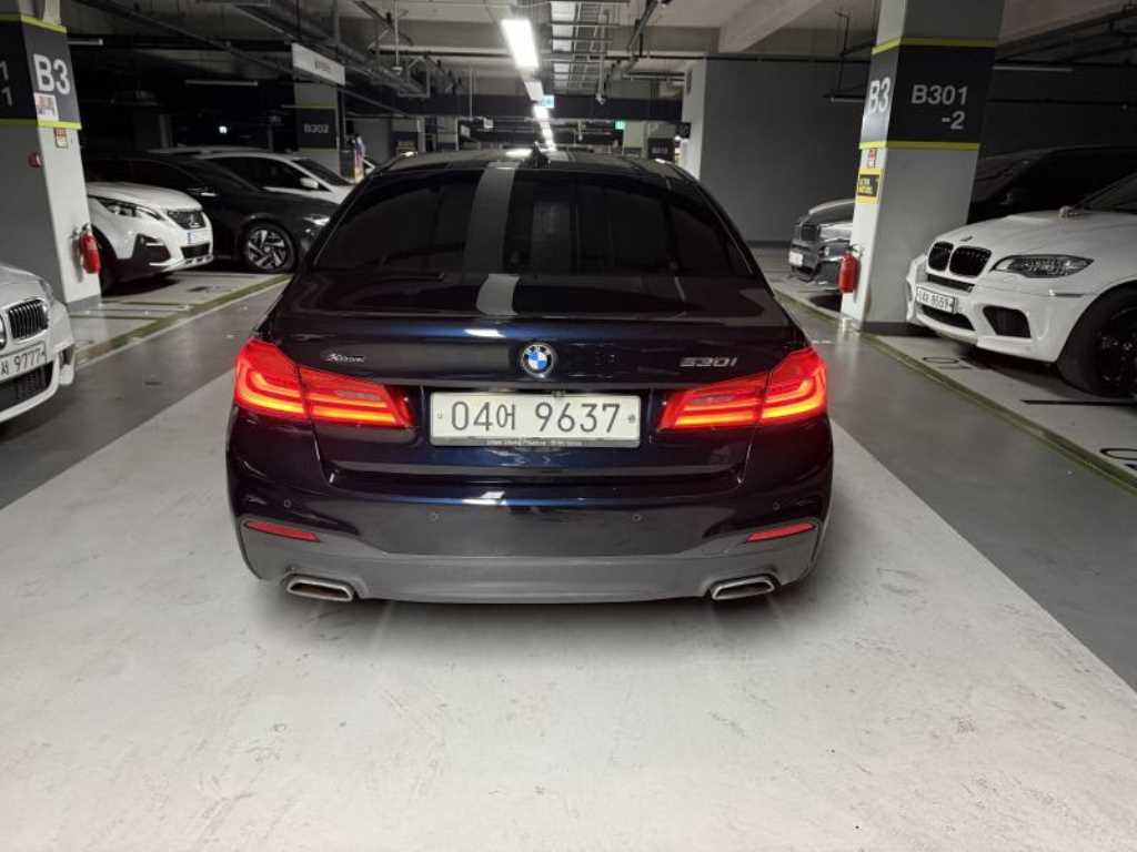 BMW 5 Series - Vista 4