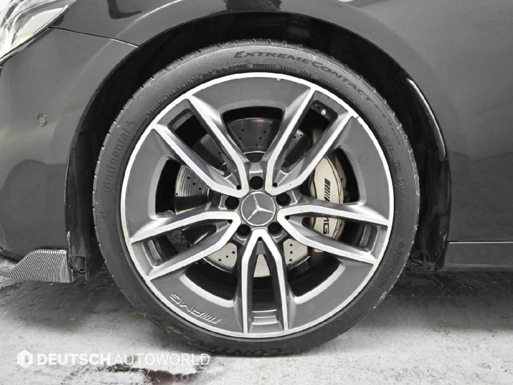 Mercedes Benz E class - Vista 5