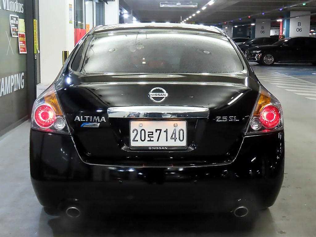 Nissan Altima - Vista 5