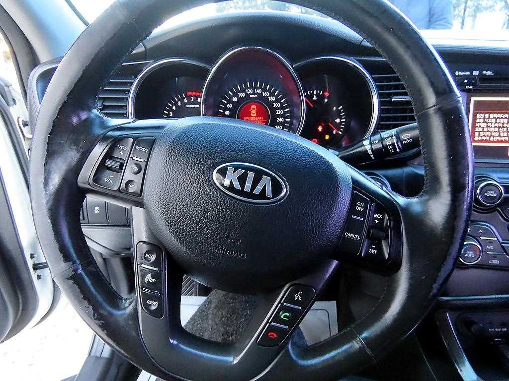 KIA K5 - Vista 8